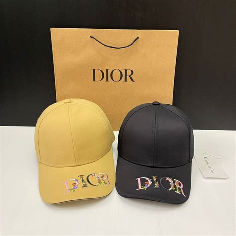 topi dior.